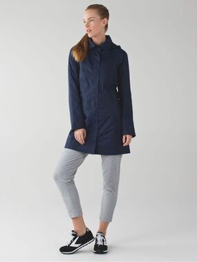 Lululemon Rain On Jacket size 8